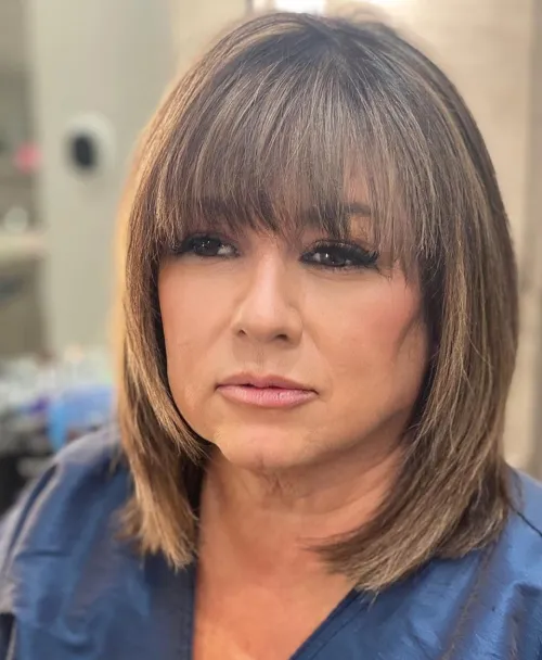 Bob mit gesichtsumrahmenden Stufen uber 50