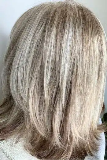 Dimensioneller gestufter Long Bob