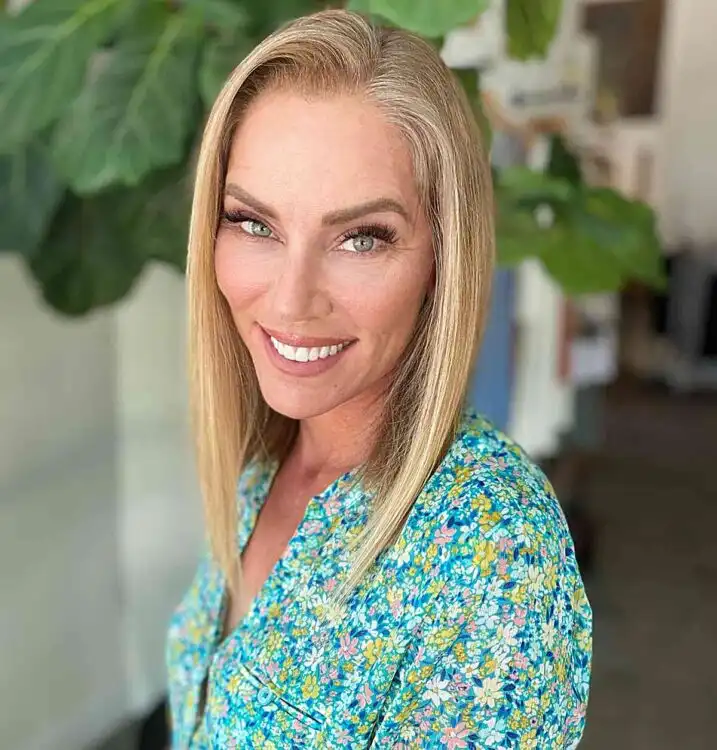 Extra langer Bob für blondes Haar ab 50