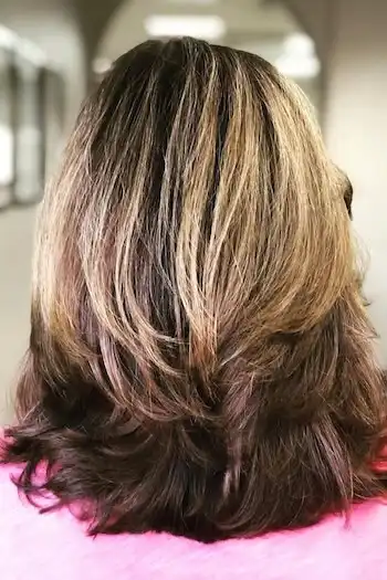 Hervorgehobener mittellanger Schnitt