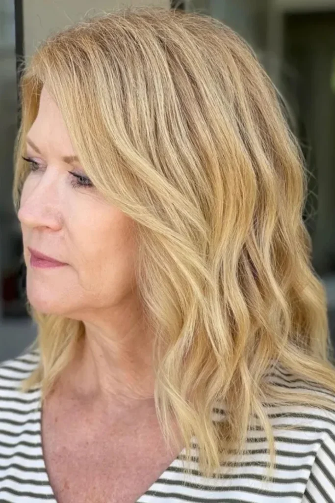 Mittellange gestufte Wellen