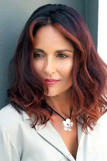 Strukturierte schulterlange Wellen